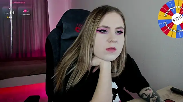 Olivia Munk online show from February 9, 2025, 7:38 am