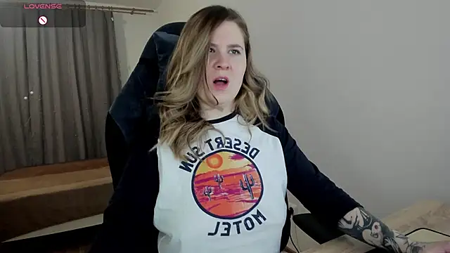 Olivia Munk online show from March 7, 2025, 3:40 am