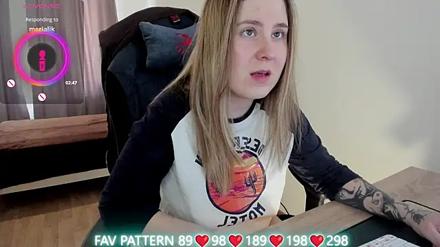 Olivia Munk online show from March 18, 2025, 6:57 am