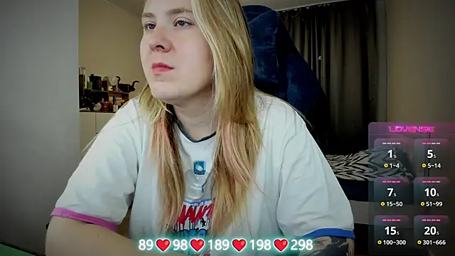 Olivia Munk online show from September 11, 2025, 4:01 am