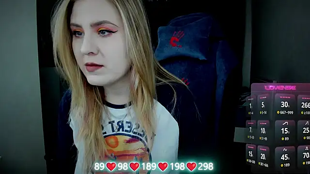 Olivia Munk online show from September 30, 2025, 4:39 am