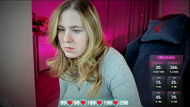 Olivia Munk online show from November 27, 2025, 4:25 am