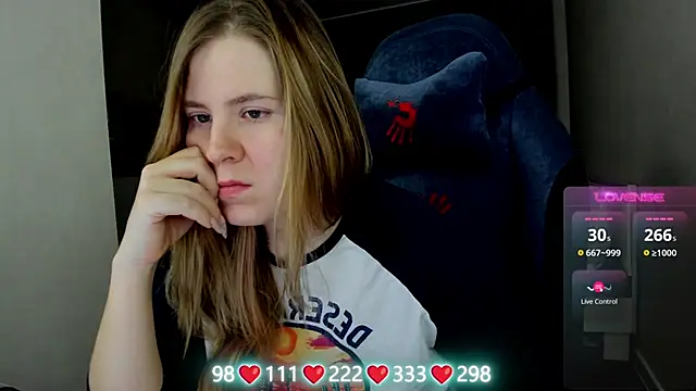 Olivia Munk online show from March 3, 2026, 3:56 am