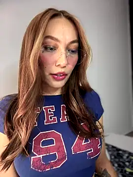 MichelleFerry  online show from December 5, 2024, 4:20 am