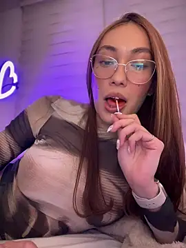 MichelleFerry  online show from February 27, 2025, 4:52 am