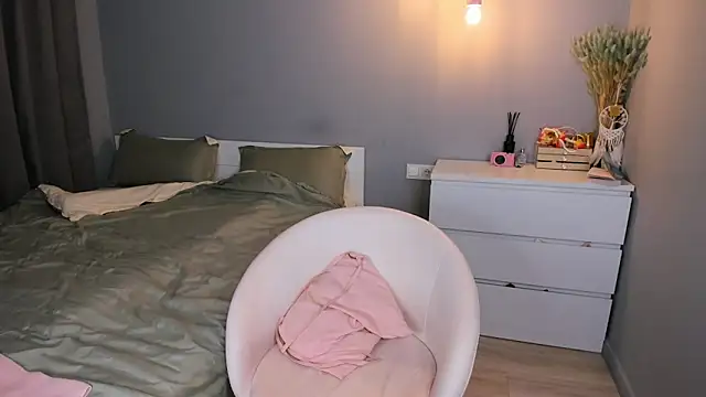 missliiaa online show from October 23, 2025, 3:11 pm