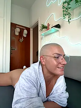 PaulinaSchubert1 online show from November 10, 2025, 1:54 pm