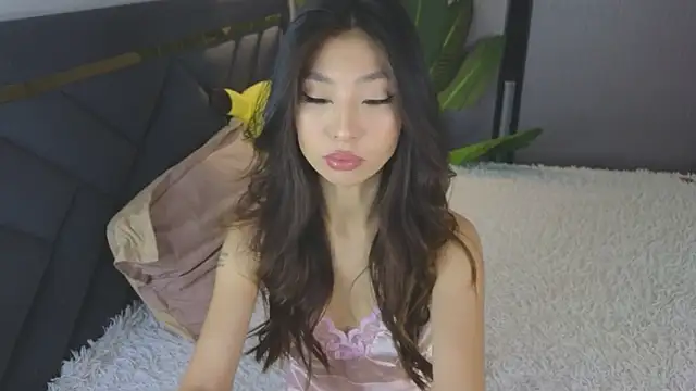 TrishaRey online show from October 16, 2025, 4:24 am