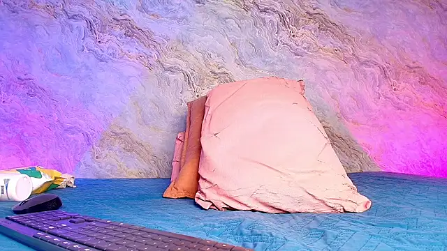 jones maddy  online show from October 21, 2025, 11:55 am