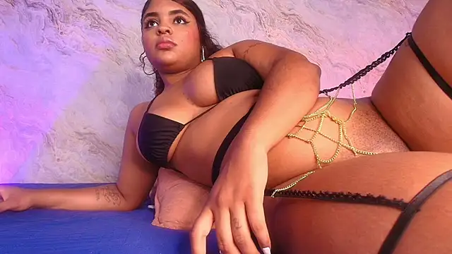 jones maddy  online show from November 1, 2025, 11:56 am