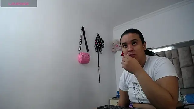 tiffany  pink online show from December 2, 2025, 9:10 pm