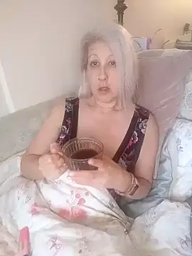 Snapshot of MaggieMoonxxx chatting on December 16, 2024, 8:41 am MaggieMoonxxx online show from December 16, 2024, 8:41 am