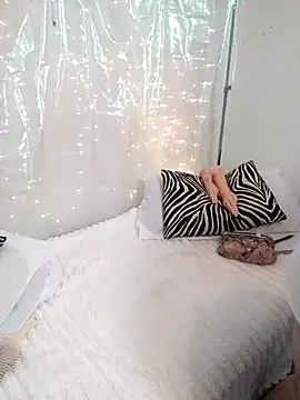 Snapshot of MaggieMoonxxx chatting on March 16, 2025, 5:07 pm MaggieMoonxxx online show from March 16, 2025, 5:07 pm