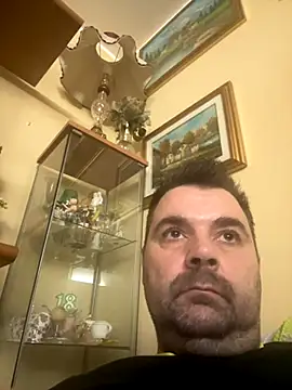 Snapshot of h4cAlex chatting on November 6, 2025, 6:20 pm h4cAlex online show from November 6, 2025, 6:20 pm