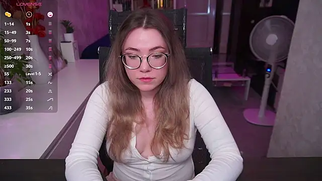 RemyCute online show from June 12, 2026, 11:53 am