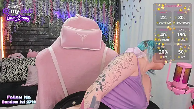 EmmyBunny online show from January 17, 2025, 3:53 pm