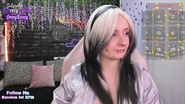 EmmyBunny online show from February 4, 2025, 4:29 pm