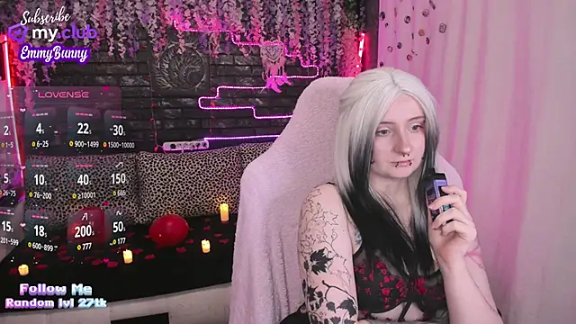 EmmyBunny online show from February 13, 2025, 4:39 pm