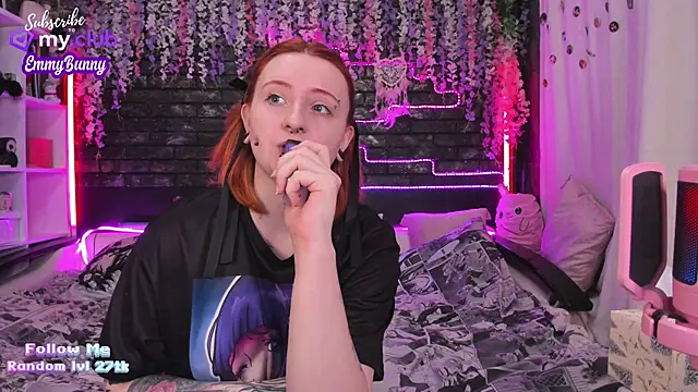 EmmyBunny online show from February 18, 2025, 3:32 pm