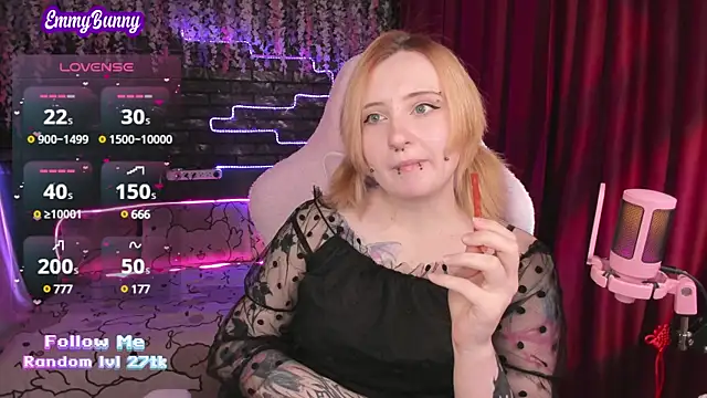 EmmyBunny online show from March 21, 2025, 2:40 pm