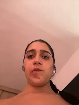 Alicia Ruiz online show from September 16, 2025, 7:04 pm