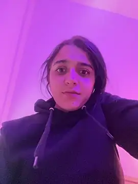 Alicia Ruiz online show from September 30, 2025, 6:24 pm