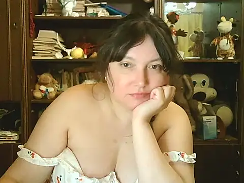 CarrieQPeach online show from April 15, 2026, 8:42 pm