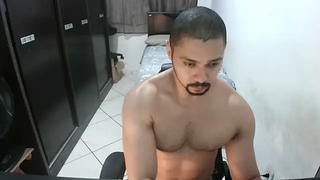 Snapshot of Brian_Aries chatting on January 10, 2026, 3:52 am Brian Aries online show from January 10, 2026, 3:52 am