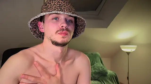 naked psy online show from March 9, 2025, 10:41 pm