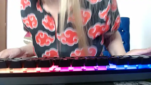 69liamilk69 online show from November 23, 2025, 5:51 am