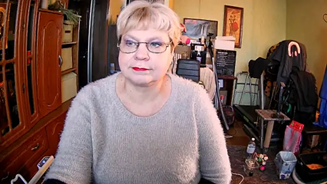 LOLA8888 online show from January 17, 2026, 12:43 pm