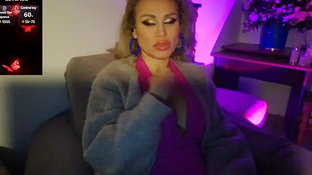 Snapshot of Radmila_Queen_ chatting on December 4, 2024, 2:26 pm Radmila Queen online show from December 4, 2024, 2:26 pm