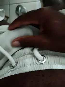 Snapshot of Mozen_13 chatting on March 13, 2026, 11:22 pm Mozen 13 online show from March 13, 2026, 11:22 pm