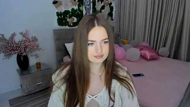 MiracleCurly online show from February 26, 2025, 5:07 pm