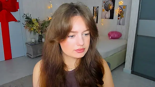 MiracleCurly online show from March 6, 2025, 4:17 pm