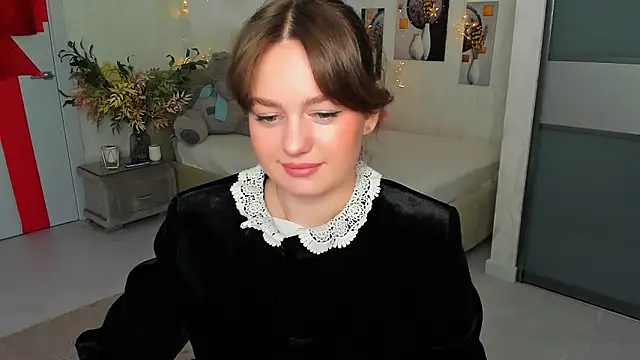 MiracleCurly online show from March 11, 2025, 10:31 pm