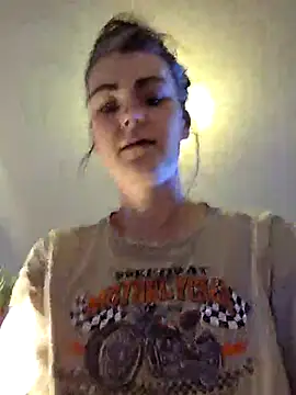 Snapshot of Lilmissvyx chatting on February 24, 2025, 3:42 pm Lilmissvyx online show from February 24, 2025, 3:42 pm