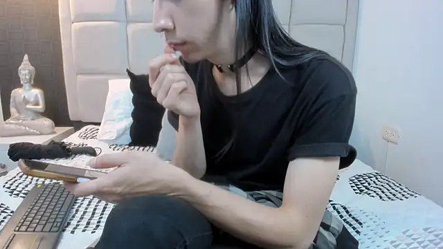 Hecatee 77 online show from March 17, 2025, 7:48 pm