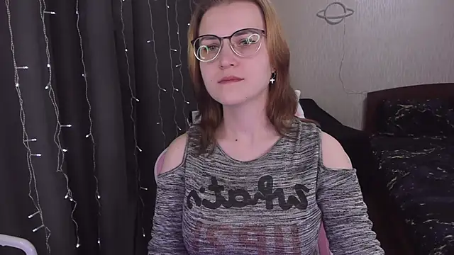 MissBrightShine online show from March 18, 2025, 11:52 am