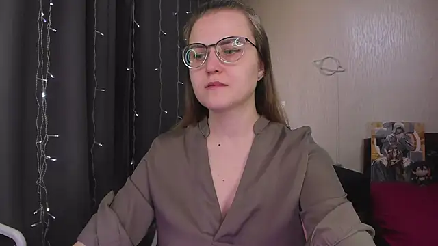 MissBrightShine online show from February 12, 2026, 10:32 am