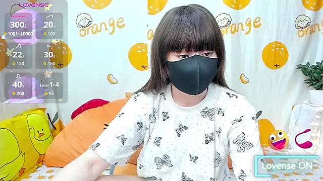 alonelove   online show from April 17, 2026, 2:25 am