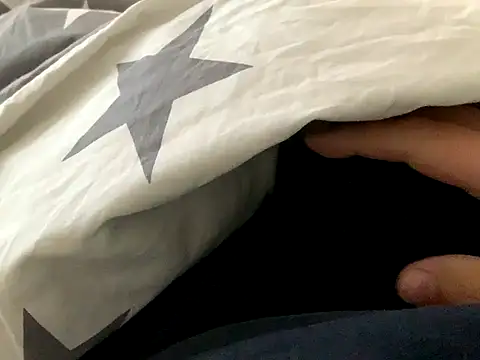 Snapshot of Benni81nrw chatting on October 16, 2025, 3:35 pm Benni81nrw online show from October 16, 2025, 3:35 pm