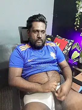 Rayansmith  online show from November 14, 2025, 12:04 pm