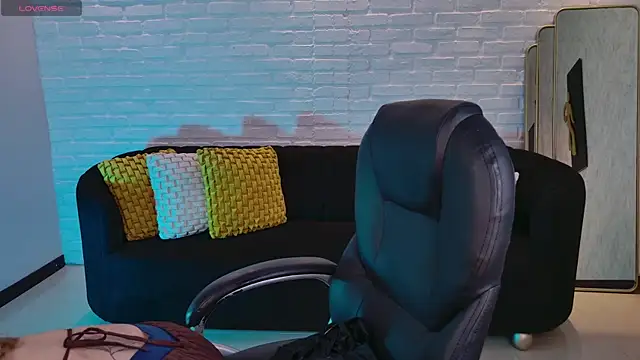 LisaMonroe  online show from September 24, 2025, 8:56 pm