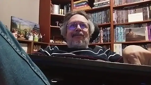 Mandra is a whore online show from November 10, 2025, 11:15 pm