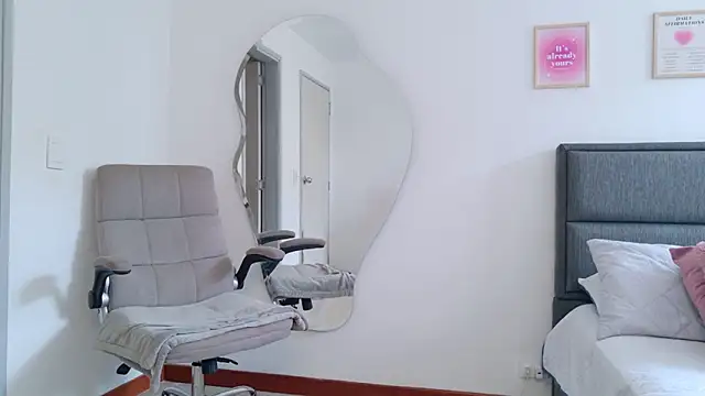 Mar 333 online show from March 12, 2025, 8:10 pm