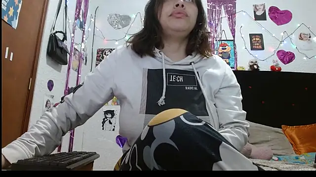 Saray extrovert  online show from December 26, 2024, 11:32 am