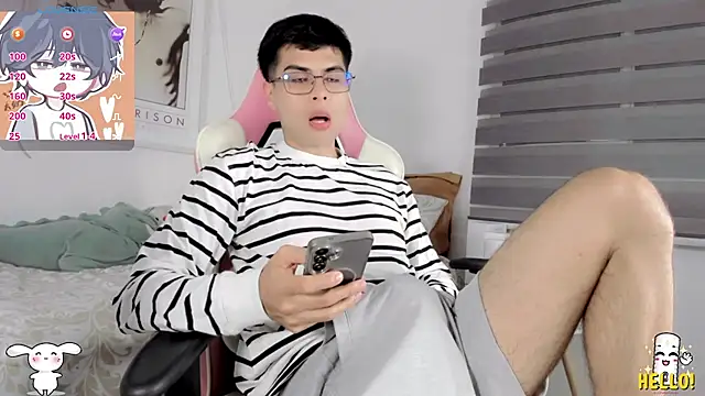 lucas cute online show from November 17, 2025, 7:19 pm