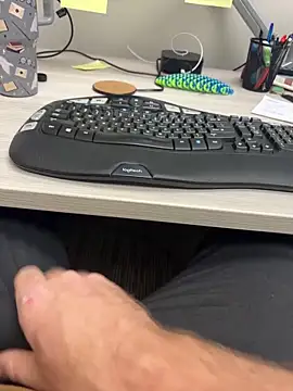 Snapshot of Bigbi6foot5 chatting on October 15, 2025, 7:14 pm Bigbi6foot5 online show from October 15, 2025, 7:14 pm