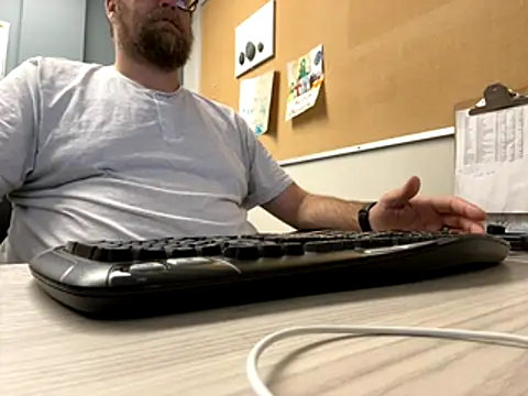 Snapshot of Bigbi6foot5 chatting on November 6, 2025, 12:28 pm Bigbi6foot5 online show from November 6, 2025, 12:28 pm